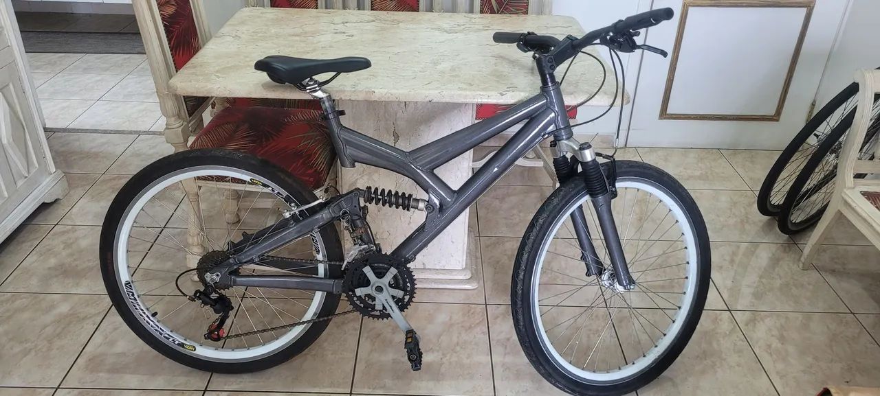 Bicicleta quadro Full Giant aro 26