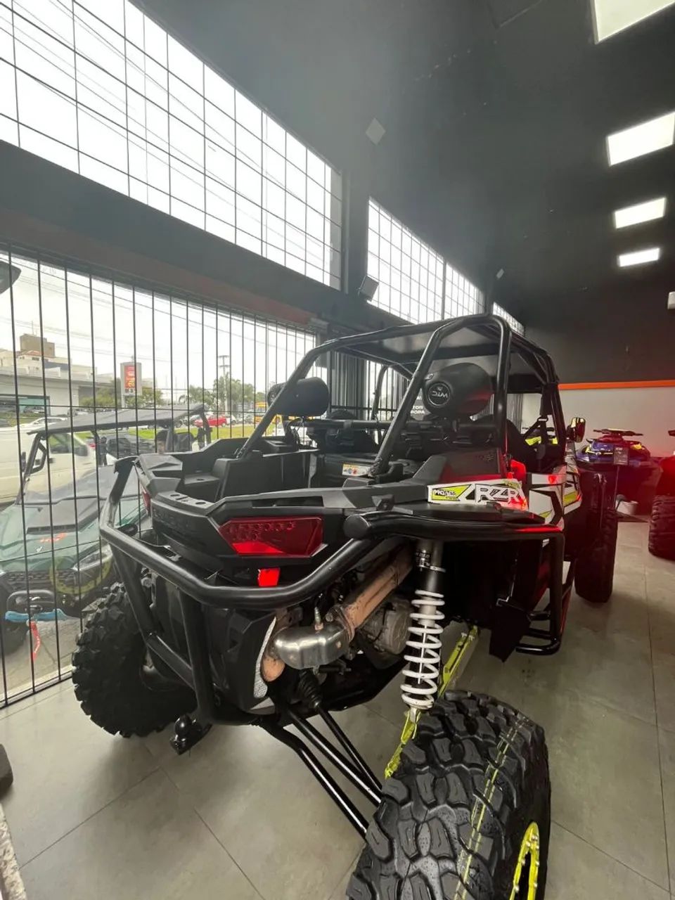UTV Polaris RZR 1000 cc ano 2018 - Foto 3