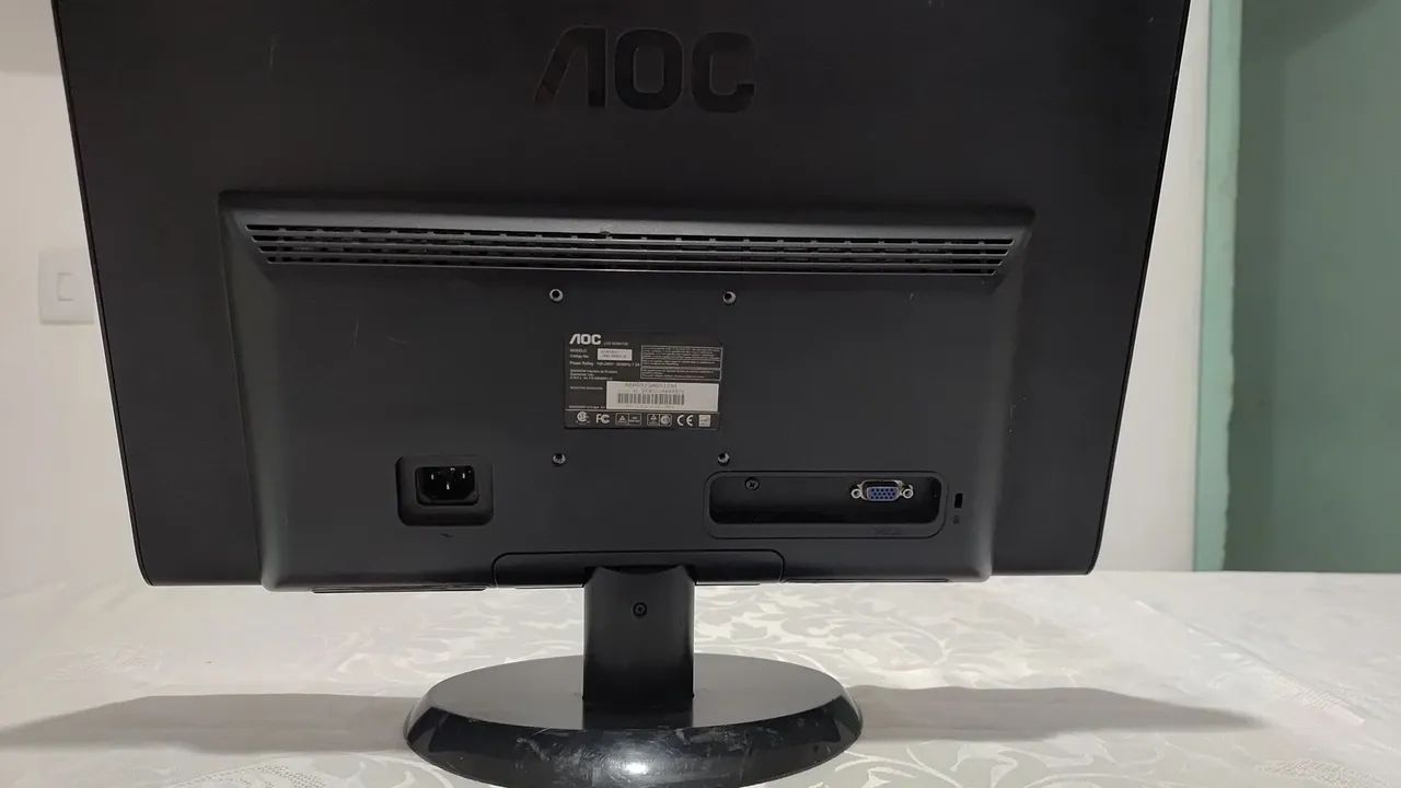 Monitor AOC 20" LCD - Foto 2