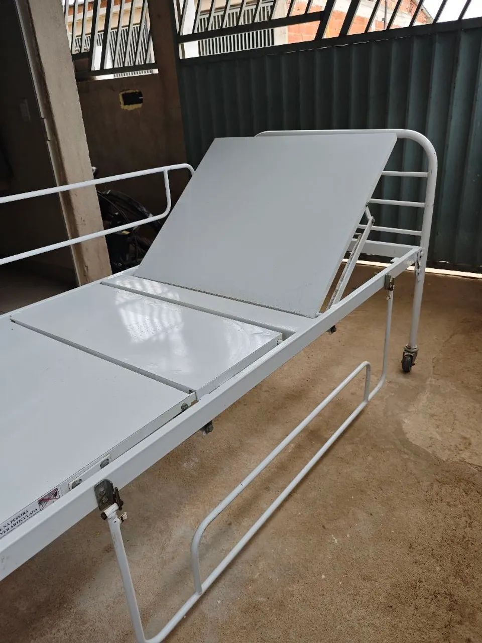 Cama hospitalar com colchão  - Foto 5