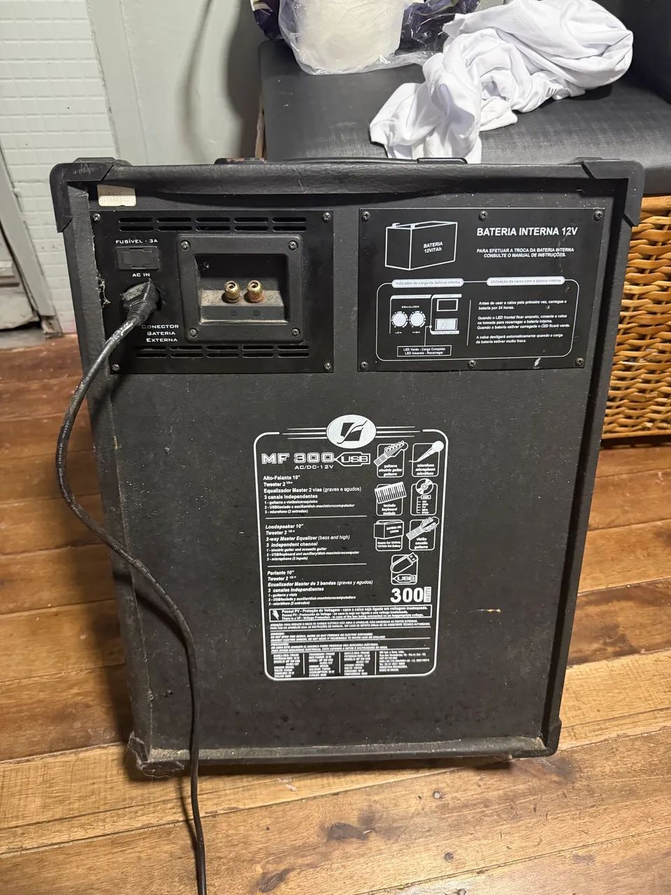Caixa de som violão e guitarra 