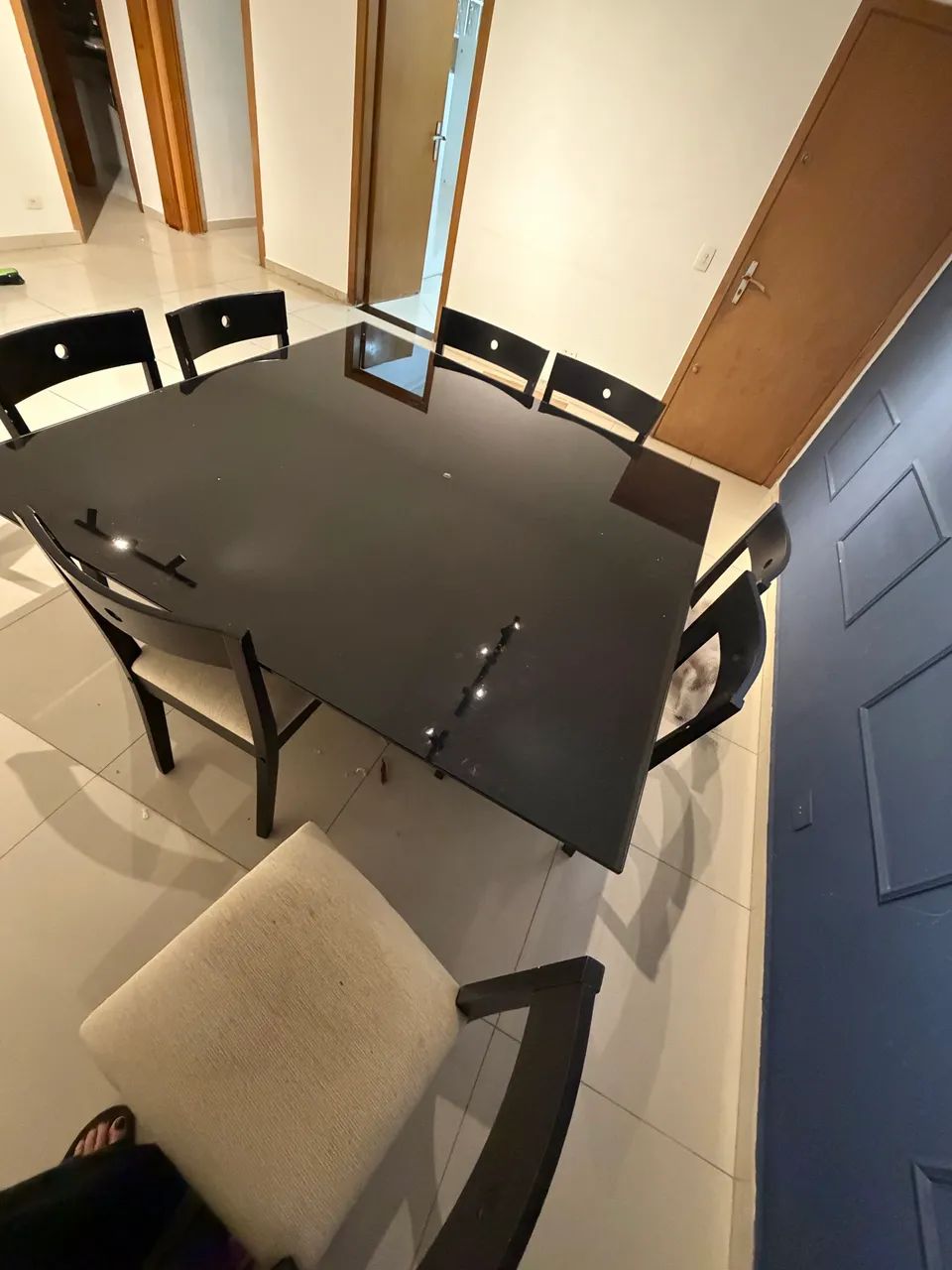 Mesa de tampo de vidro com 8 cadeiras  - Foto 4