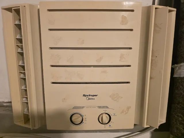 Ar-condicionado 10.000 btus gelando mas com grade quebrada Midea