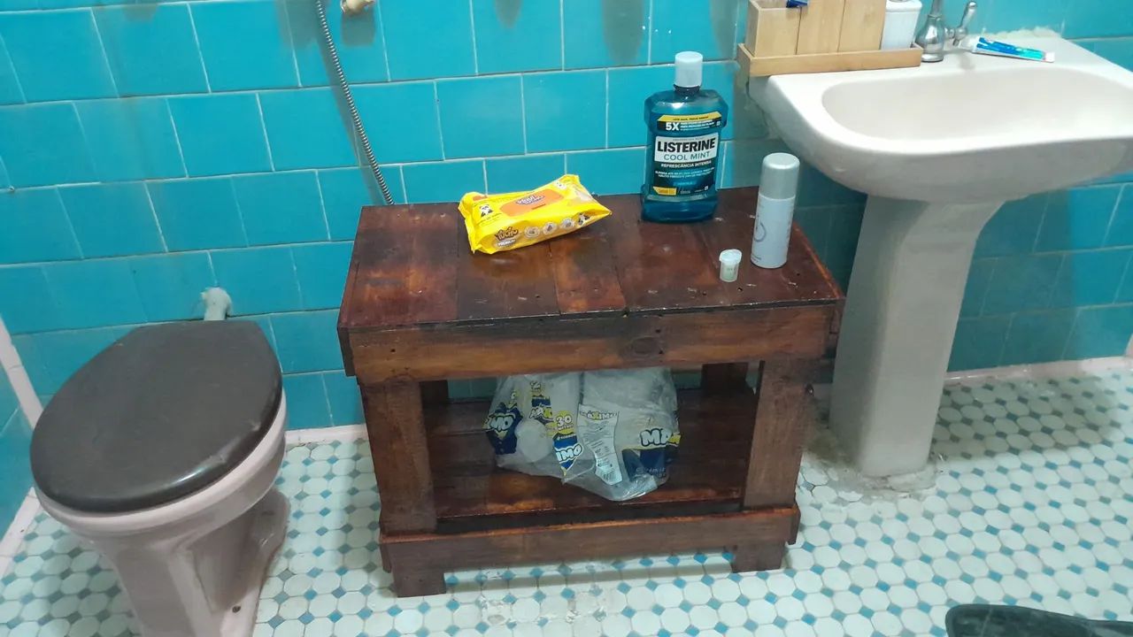 Mesinha para banheiro 