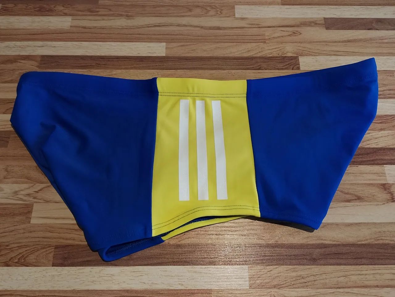 Sunga Adidas azul e amarelo - Tam G - Foto 4
