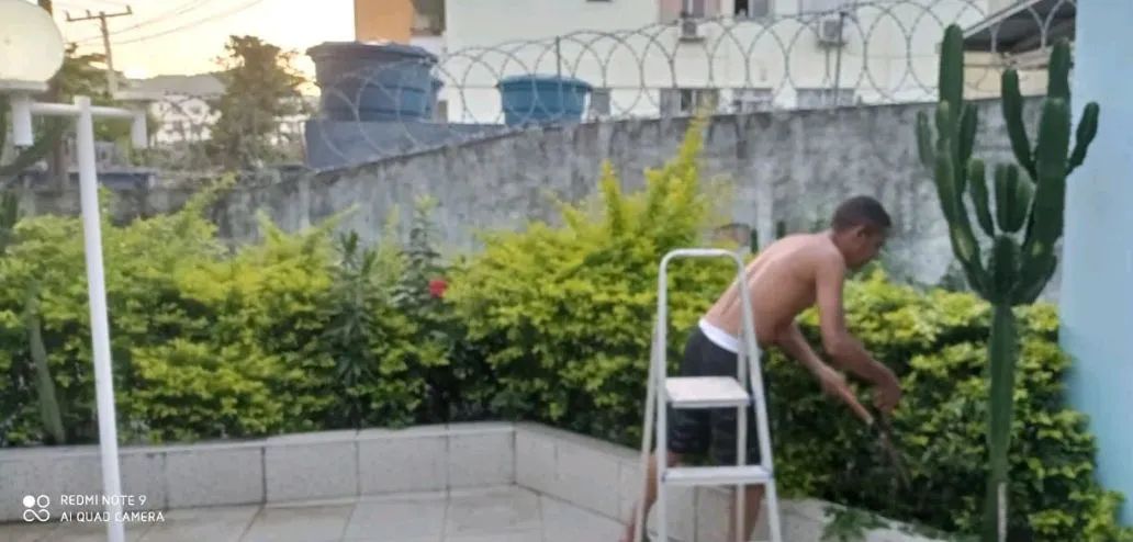 Precisa-se de ajudante de serviços gerais