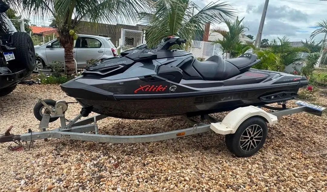 Jet-ski RXTX 300 2022 com 80 hr Com carreta<br>80 hr<br>Com carreta <br>R$ 115.000,00