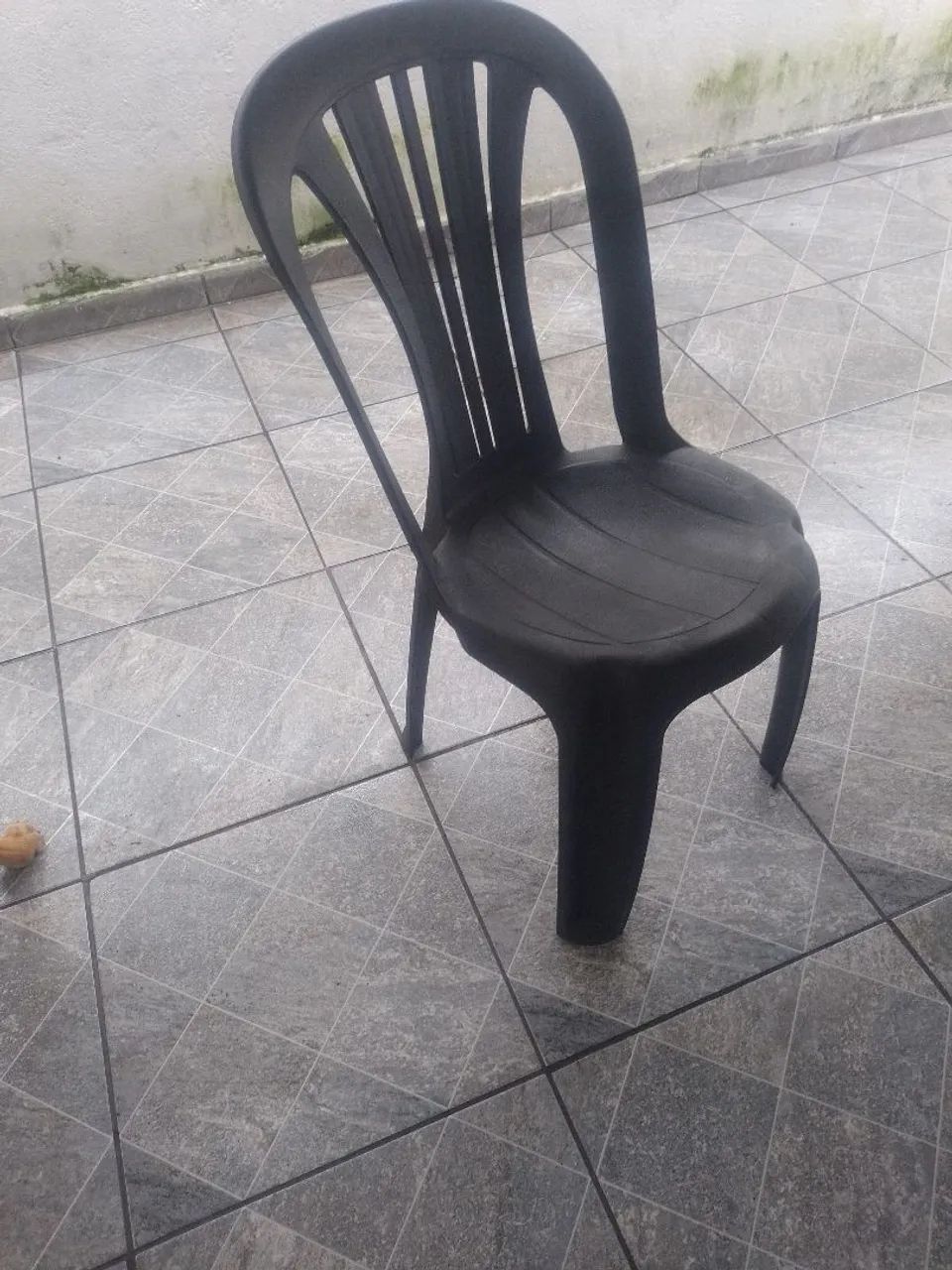 Cadeiras plástico resistente 