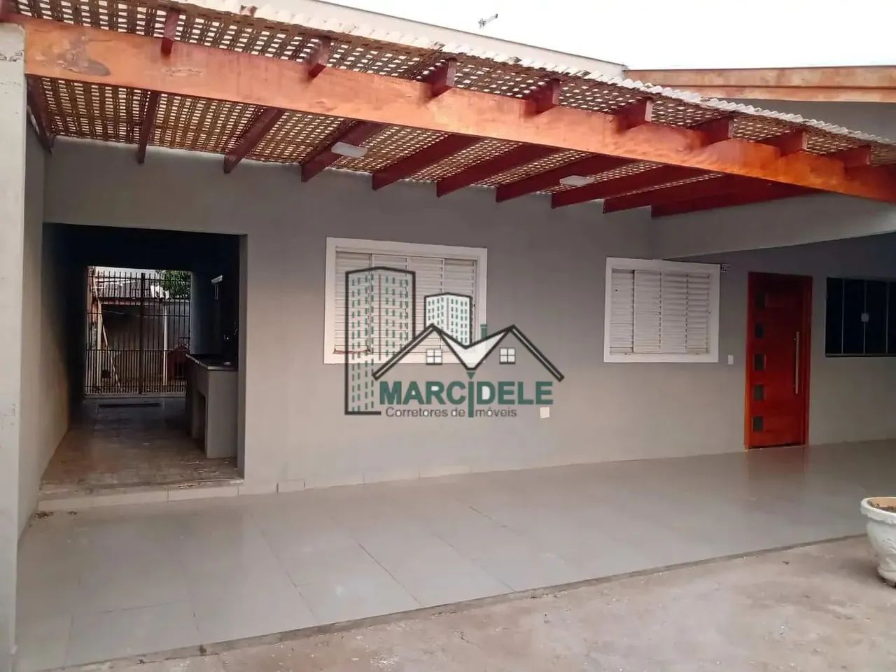 Casa com 4 quartos à venda em Jacarezinho/PR