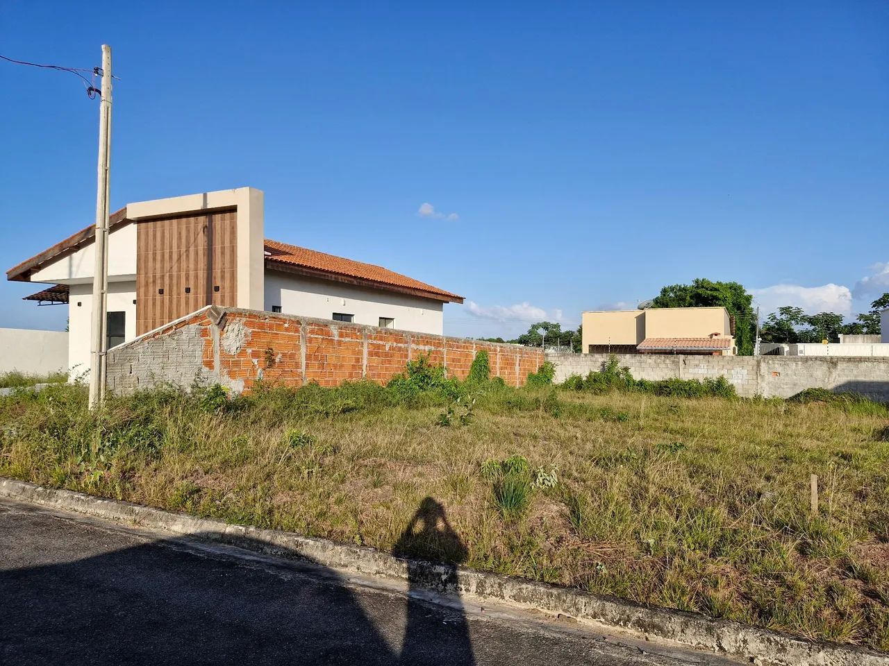 Vende-se lote no Castelinho