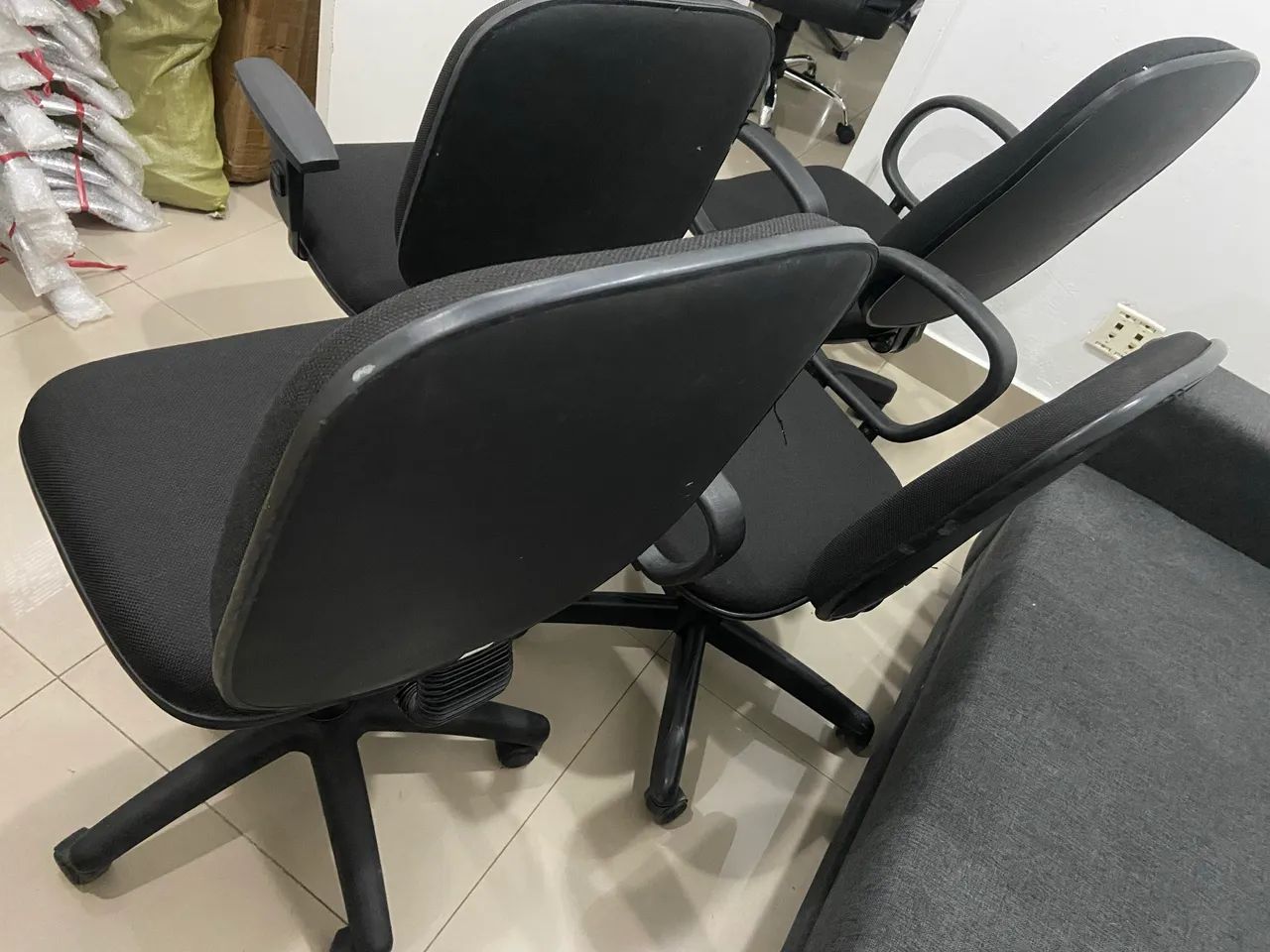 Cadeira de escritório $220,00 cada - Foto 2