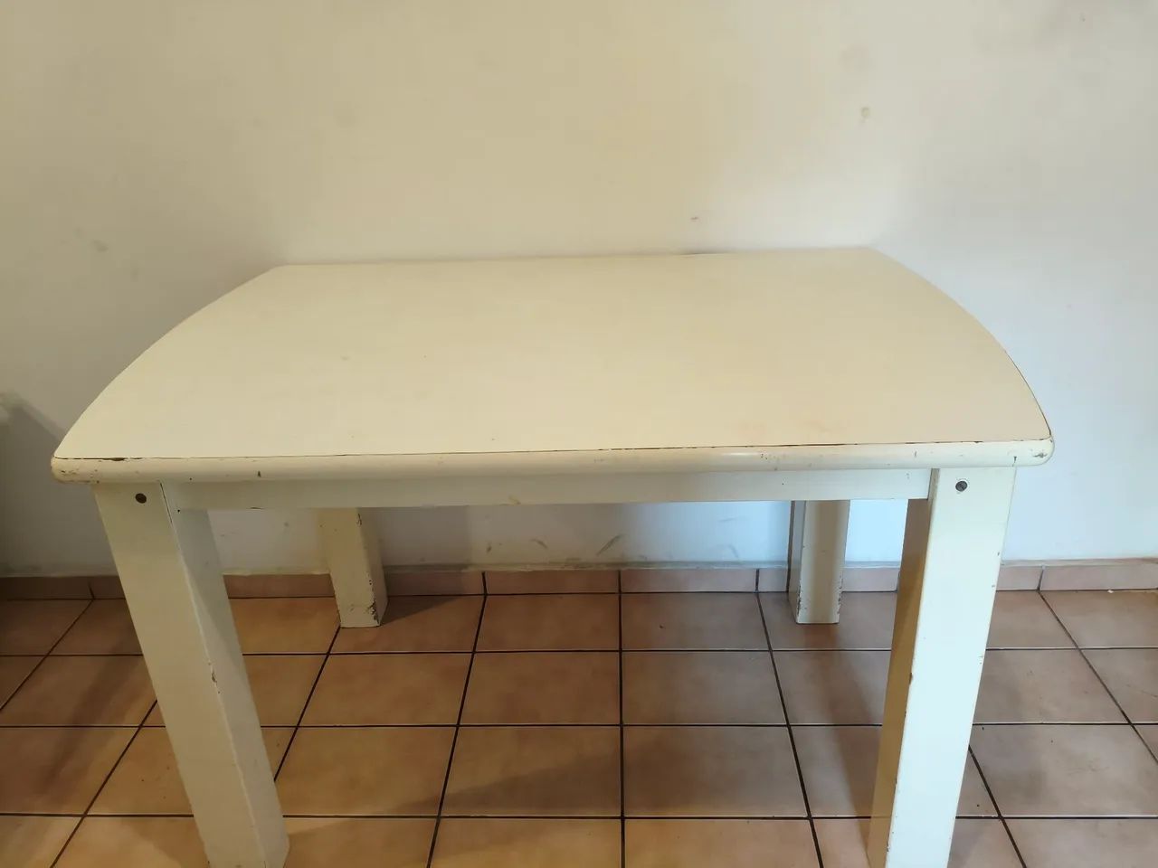 Mesa branca usada  - Foto 4
