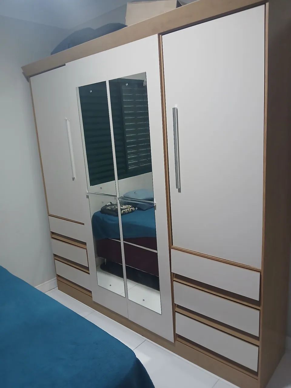 Guarda roupa casal com espelho 