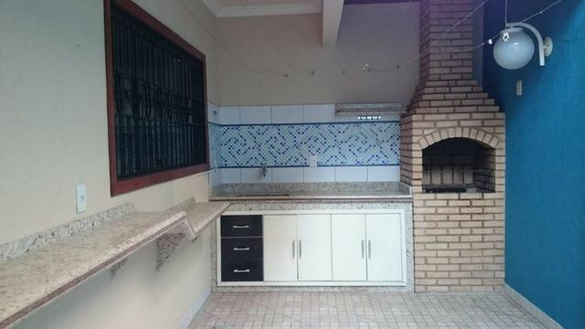 Linda casa composta de 3 suítes no Riviera!