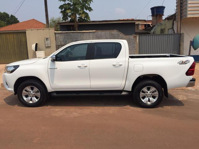 Hilux 17/17 único dono impecável - Foto 6