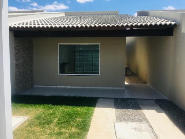 Linda casa no porcelanato , 2 quartos 2 suites , fino acabamento ,sala e quartos espaçosos
