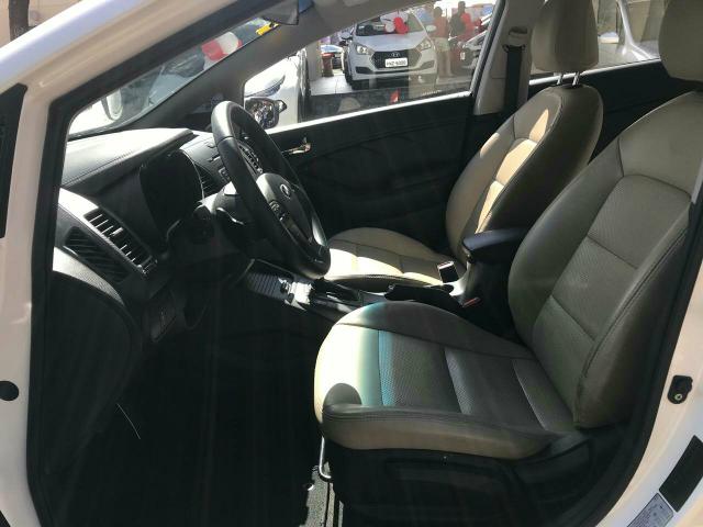 Cerato Sx3 1.6 2015 Câmbio Borboleta, Interno Creme, Volante Multifuncional! - Foto 9