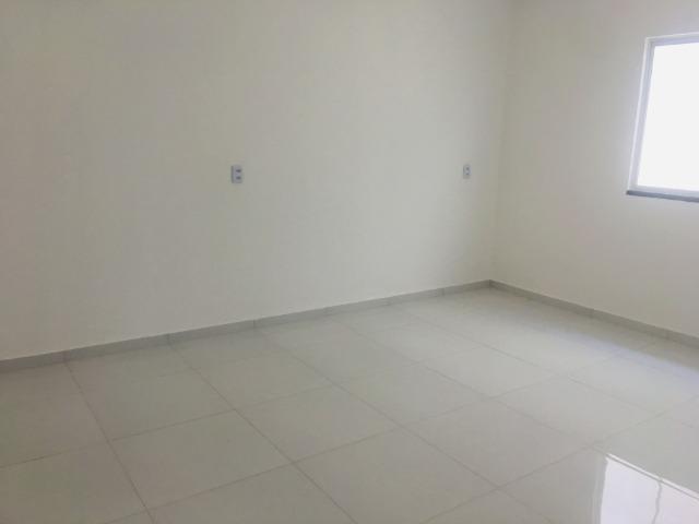 Linda casa no porcelanato , 2 quartos 2 suites , fino acabamento ,sala e quartos espaçosos - Foto 7