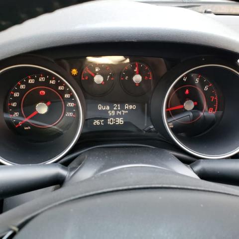 FIAT PUNTO SPORTING 1.8 8v(Flex) 4P 2015 - Foto 3