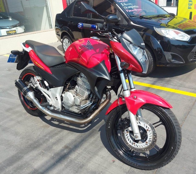 HONDA / CB 300R 2012 PNEUS NOVOS IMPECÁVEL!!