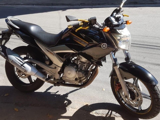 YAMAHA YS 250 FAZER 2010