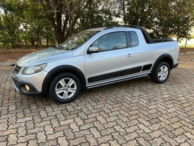 VW - Volkswagen Saveiro Cross 1.6 C.E. Prata 2012 - Chapadão do Sul