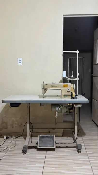 Máquina de Costura Reta Industrial 