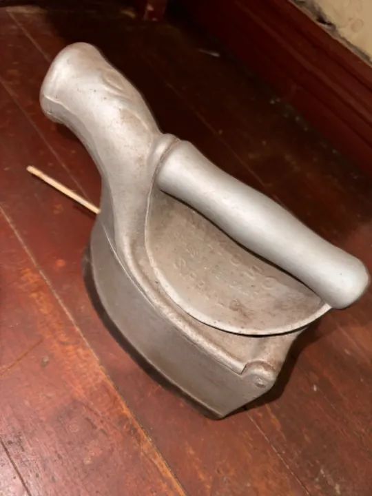 Ferro de Passar antigo - Foto 2