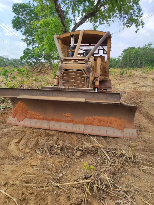 Trator de Esteira Caterpillar D4E