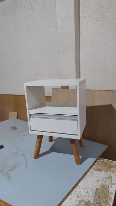 Mesa de Cabeceira com Gaveta e Prateleira - Foto 3