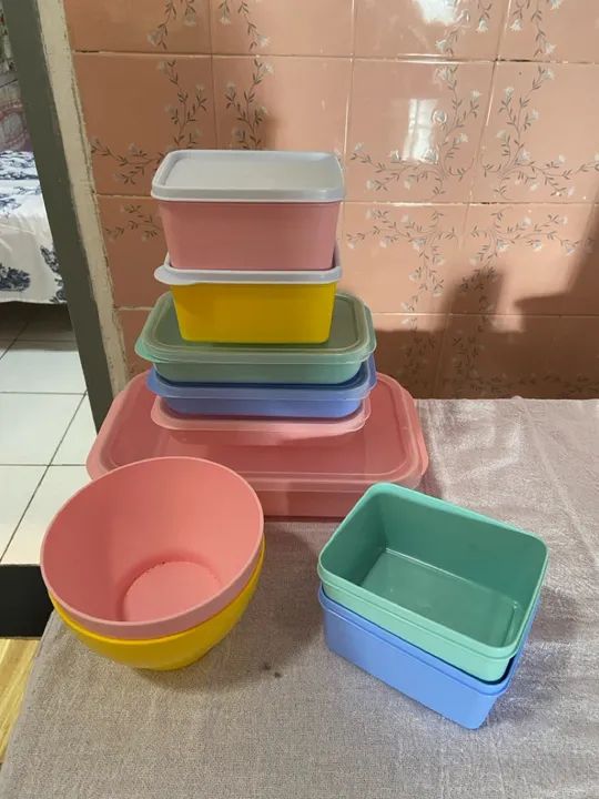 Jogo de 8 potes plásticos coloridos para organização