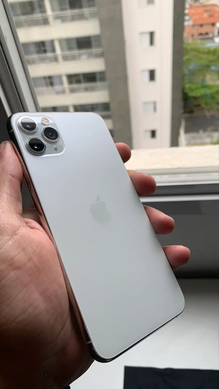 Iphone 11 pro max silver 256gb - Celulares e Smartphones - Zumbi