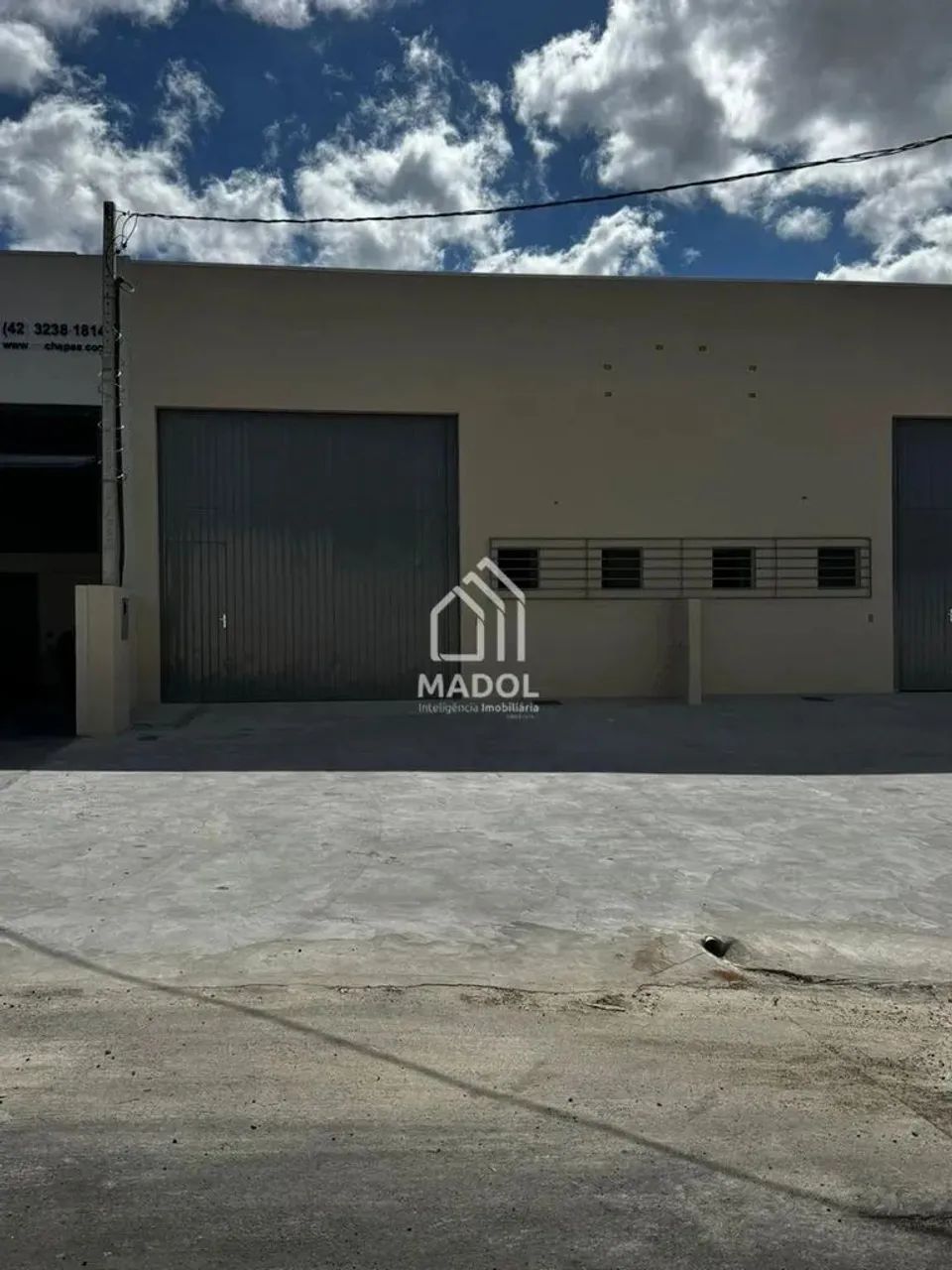 BARRACAO 01 MEDINDO 200M² PARA LOCAÇÃO NO BAIRRO NEVES