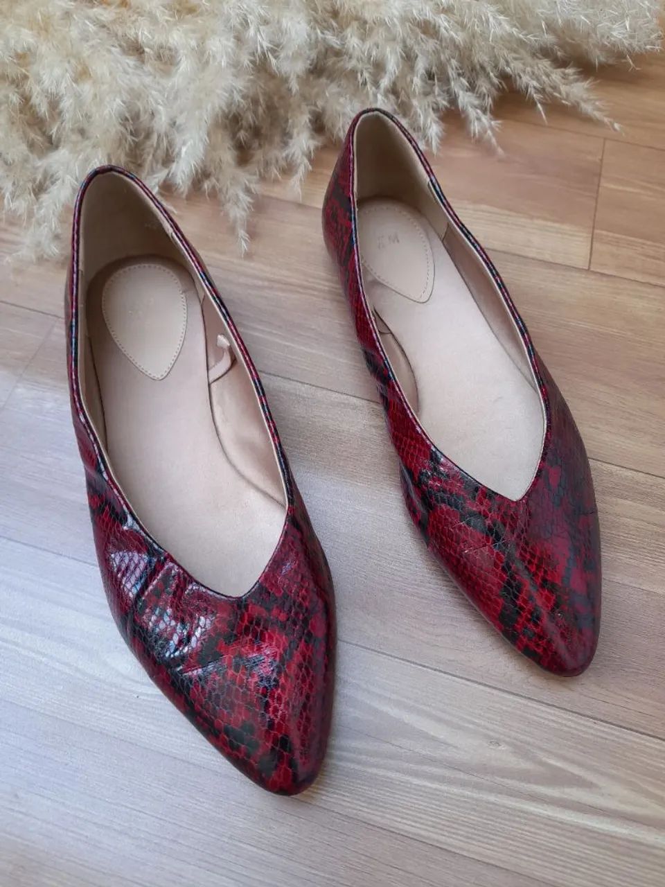 Sapatilha vermelha estampada