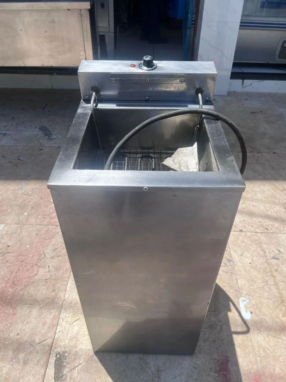 Fritadeira elétrica óleo e água 20 litros - Foto 2