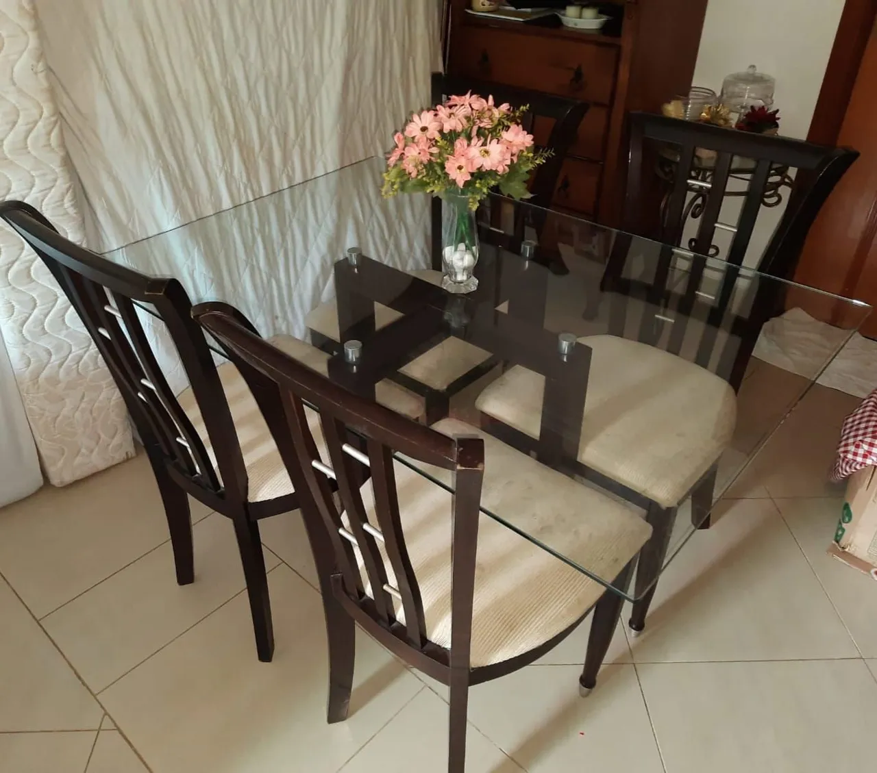 Mesa de Jantar com 4 cadeiras