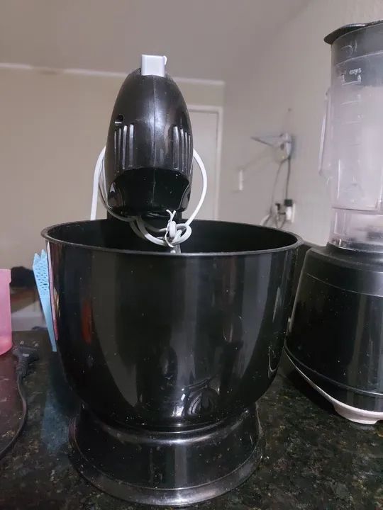 Batedeira de bolos Britânia 