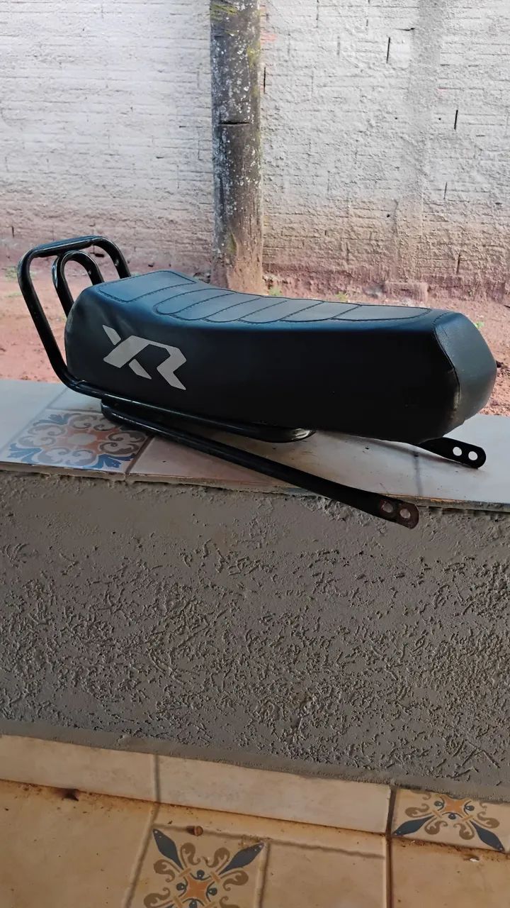 Banco XR e guidom de moto 