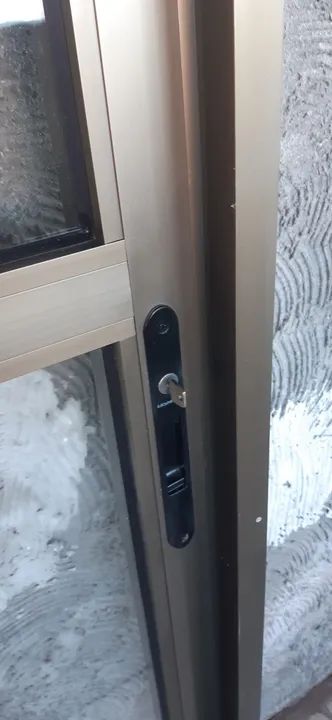 Porta de correr em alumínio, nova! Cor bronze - Foto 6