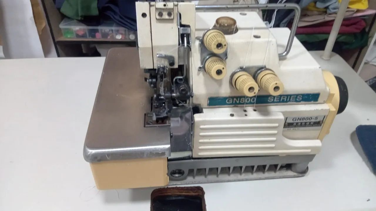 Máquina de Costura Overlock Industrial GN800-5