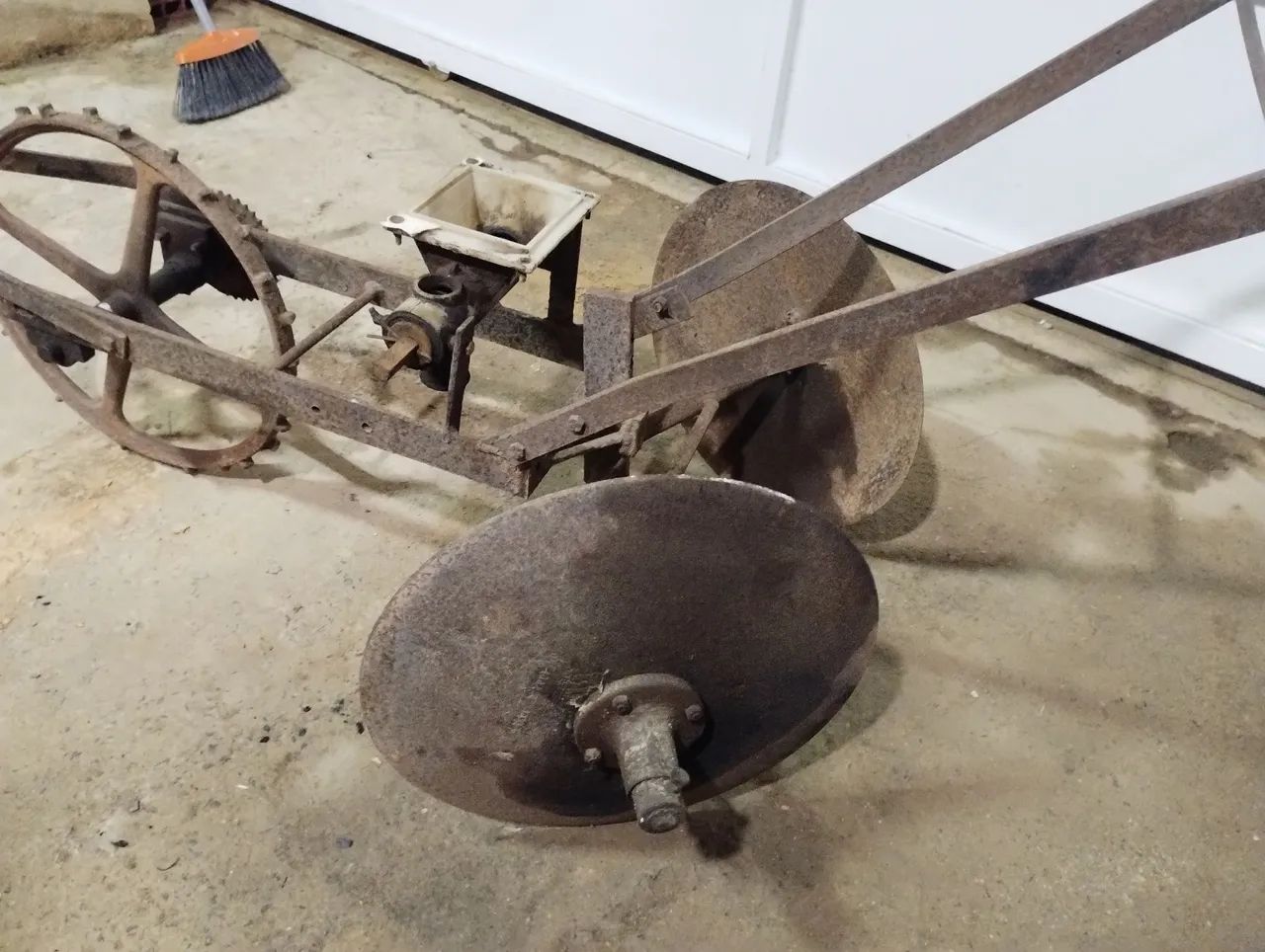 Semeadeira manual antiga - Foto 4