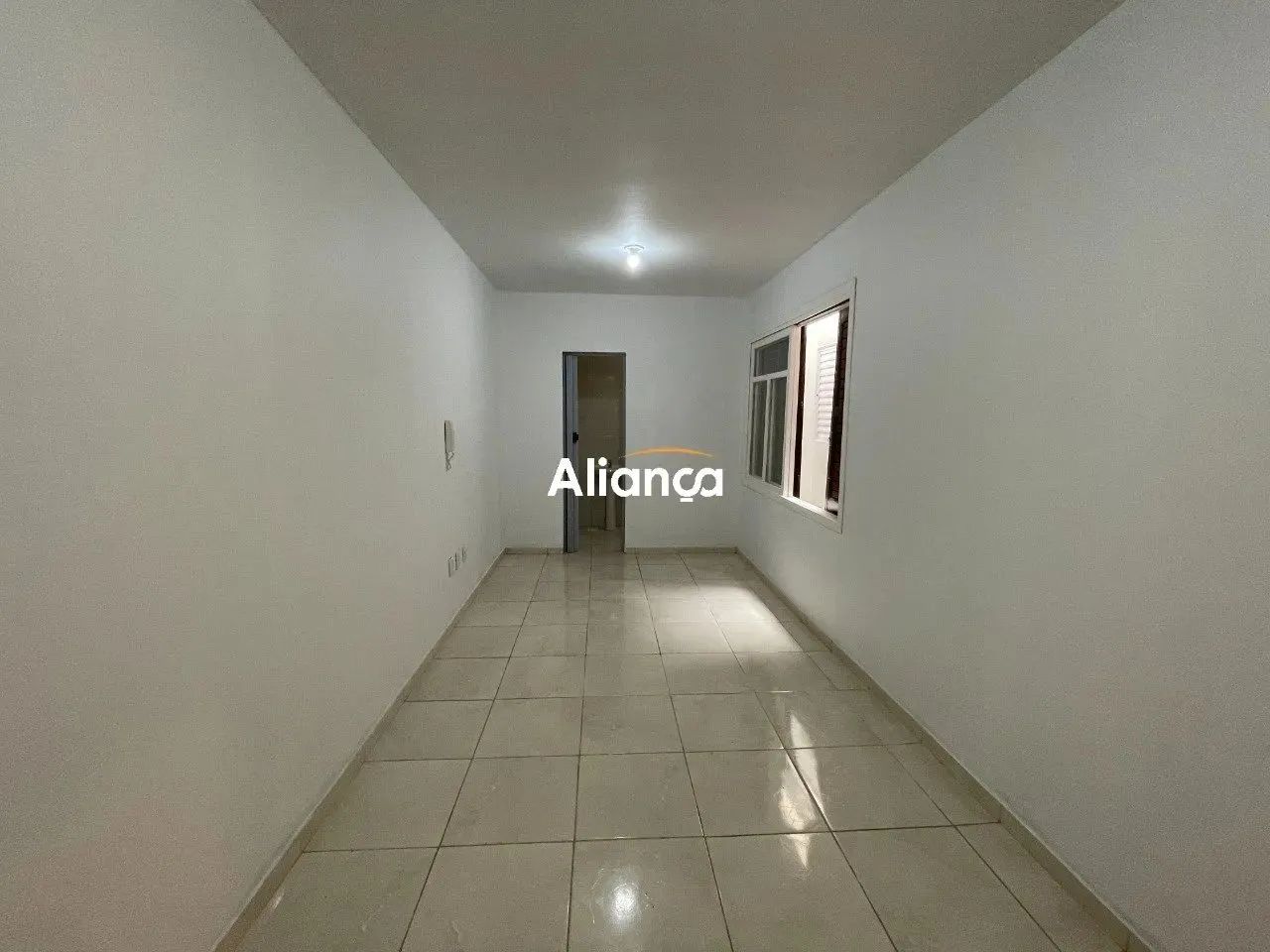 Apartamento para alugar com 1 dormitório, térreo no bairro Azenha em Porto Alegre/RS - Foto 2
