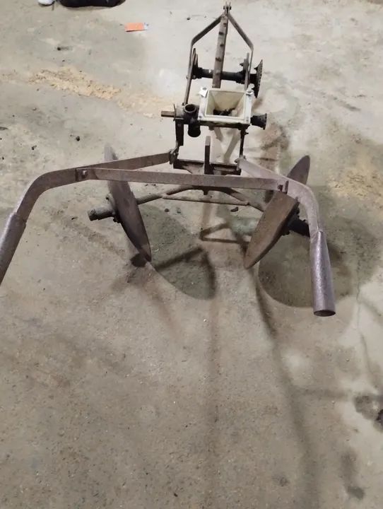 Semeadeira manual antiga - Foto 3