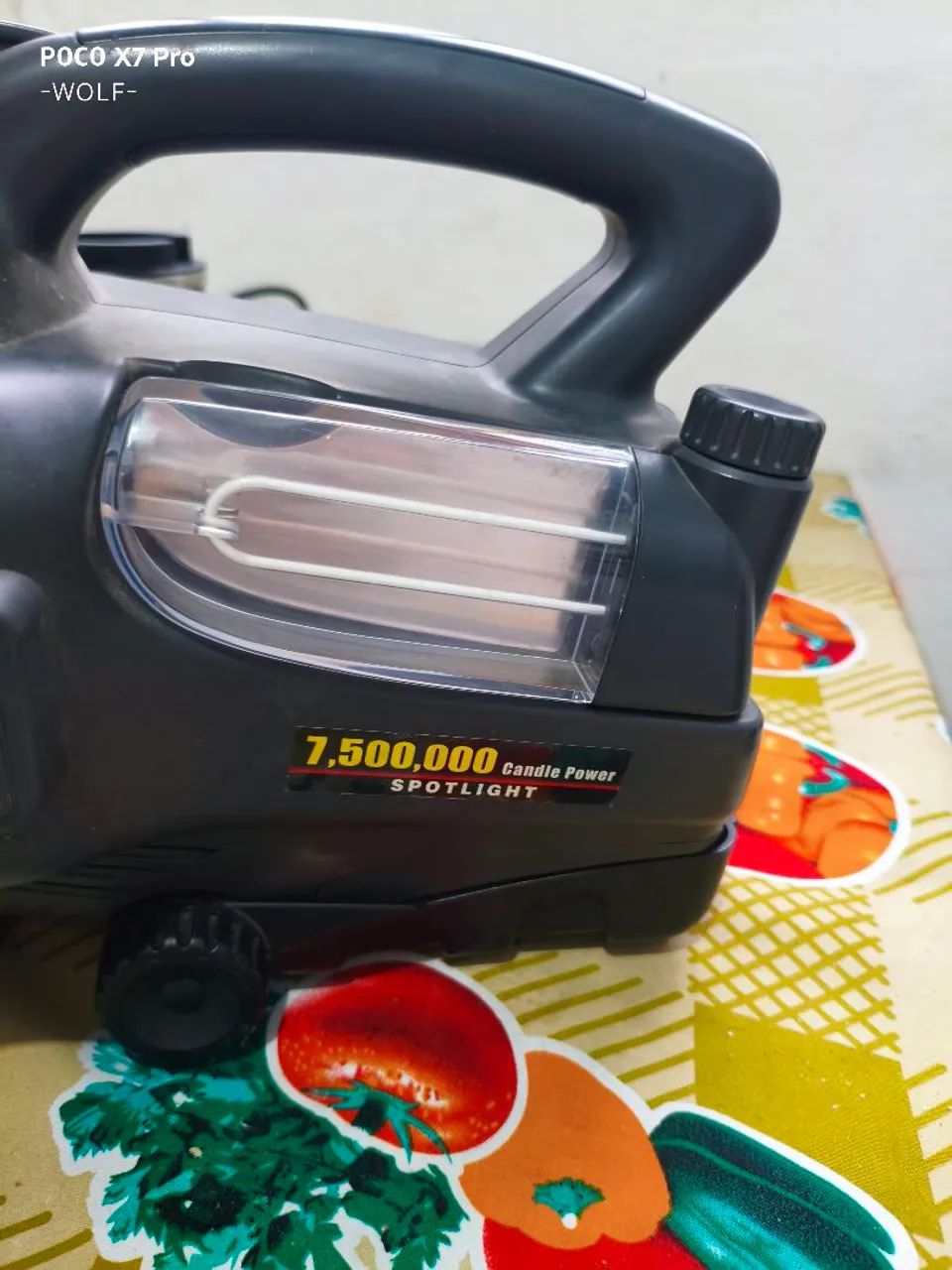 Lanterna 7.500.00, carregador 220w.