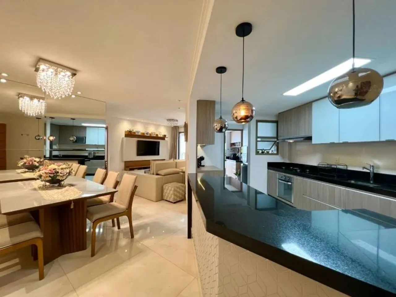 Grande Oportunidade no Canto do Forte Apartamento de Alto Padrão com Lazer Completo.