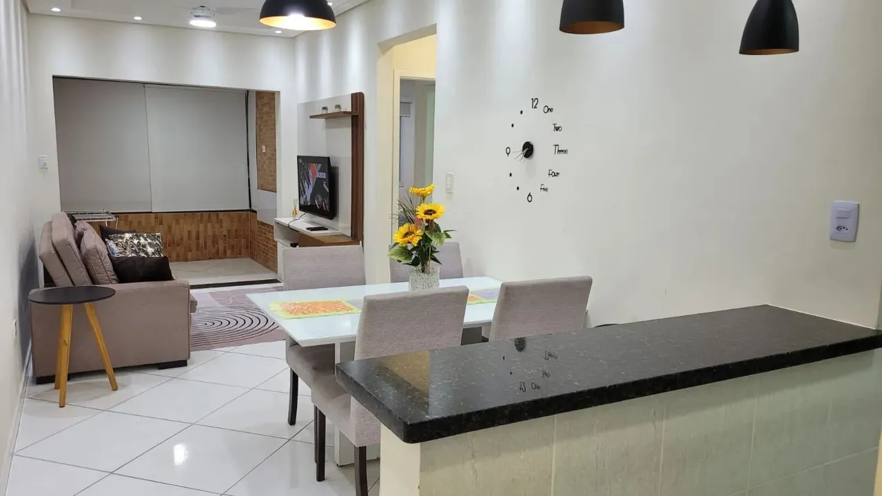 Imóvel para aluguel possui 70 metros quadrados com 2 quartos em Ocian - Praia Grande - SP