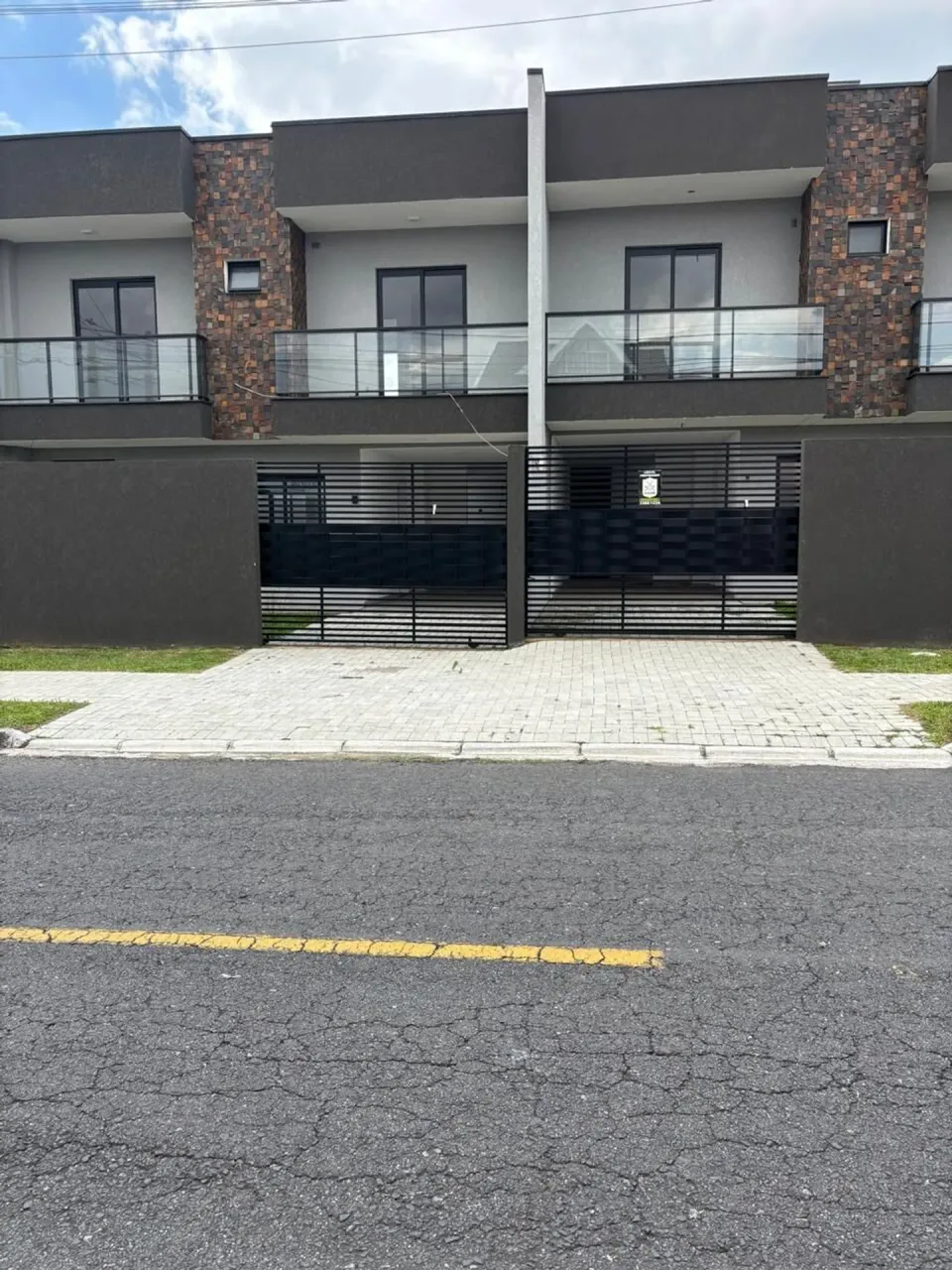 Sobrado à venda no bairro Afonso Pena - São José dos Pinhais/PR