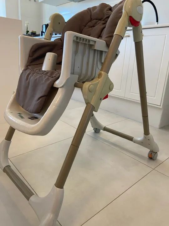 Cadeira alta de alimentação mima galzerano  - Foto 5