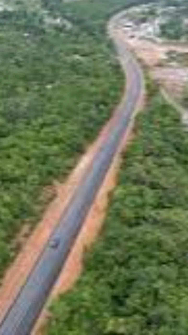 Sítio 900 x 2.500 no Rio Preto da Eva 600.000