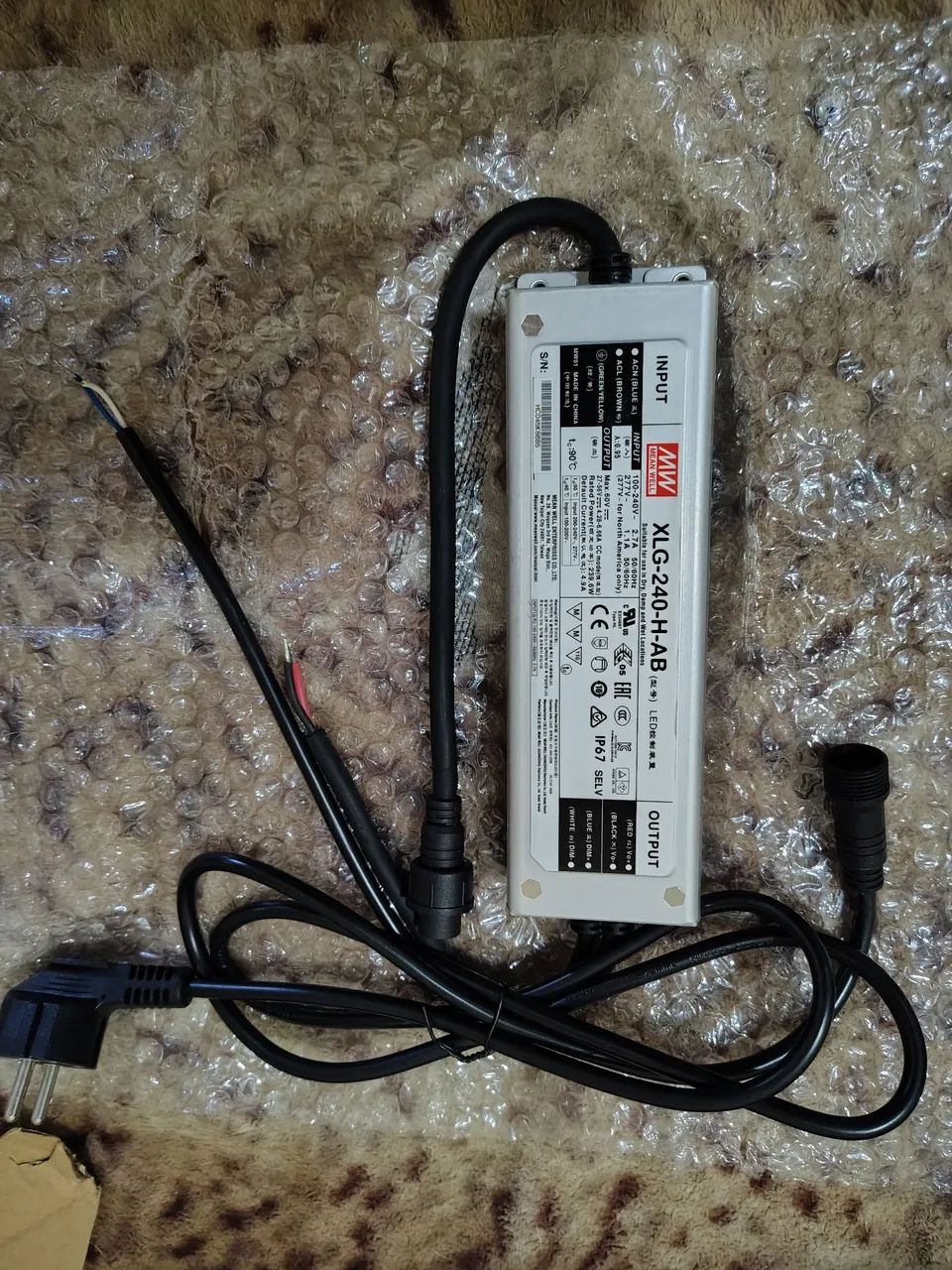 FONTE PARA ILUMINAÇÃO MEAN WELL XLG 240 H AB